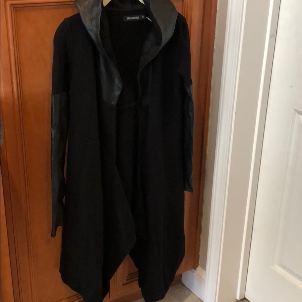 Long black sweater with hood